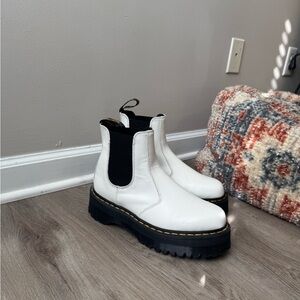 2976 SMOOTH LEATHER PLATFORM CHELSEA BOOTS